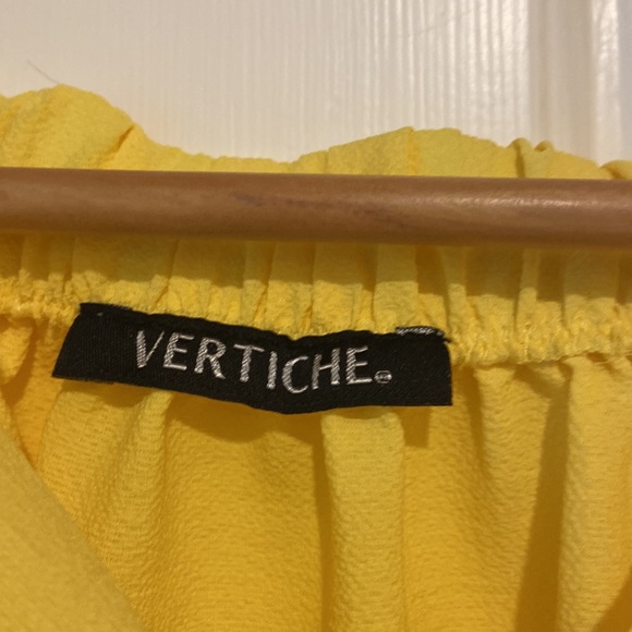 New without tags lemon 🍋 yellow flirty flow-y blouse - Picture 2 of 5